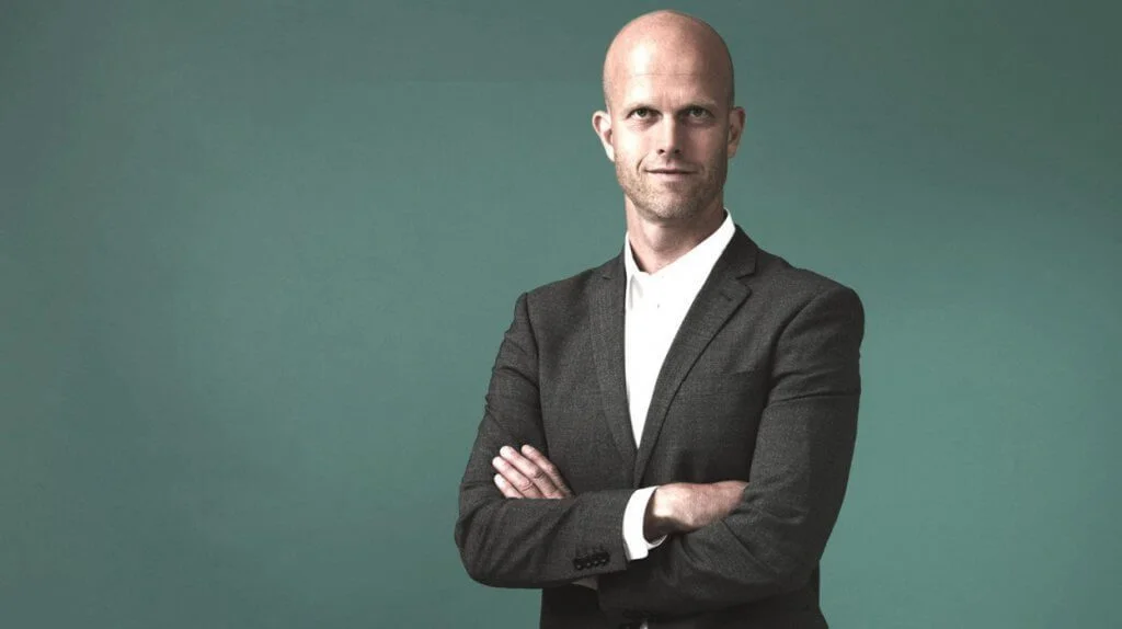 Hallgeir Kvadsheim og Renteradar.no snakker om å spare penger i TV2-artikkel